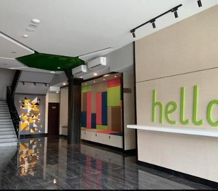 Bless Hotels Sintang Екстериор снимка
